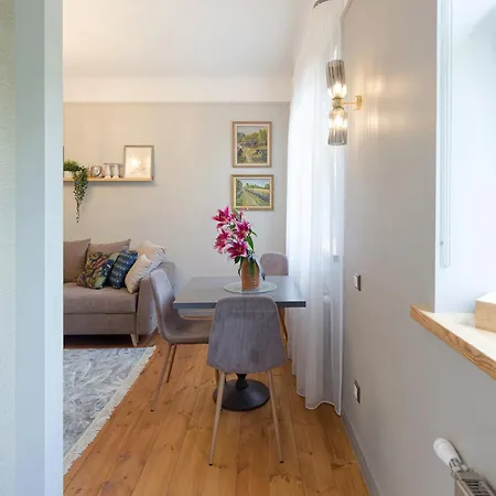 Quiet Garden Deluxe Apartment Рига Экстерьер фото