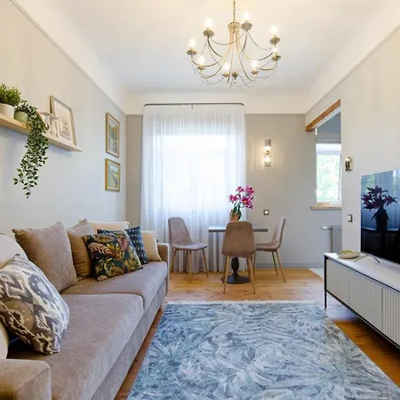 Quiet Garden Deluxe Apartment Рига Экстерьер фото