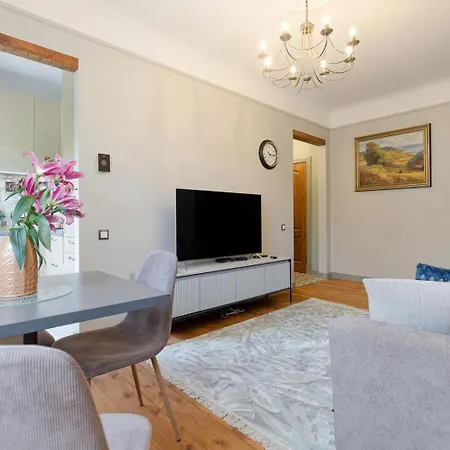Quiet Garden Deluxe Apartment Рига Экстерьер фото